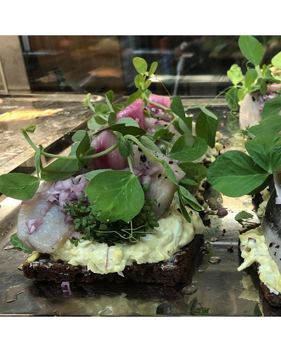 24 stykker højtbelagt luksus smørrebrød
